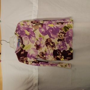 Vera wang size small long sleeved tee